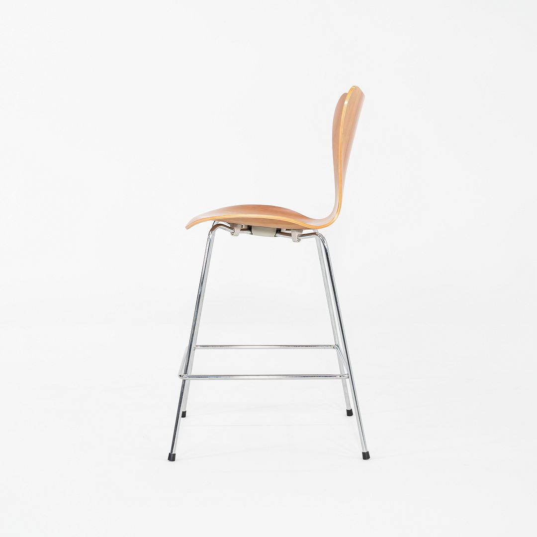 Series 7 Counter Stool