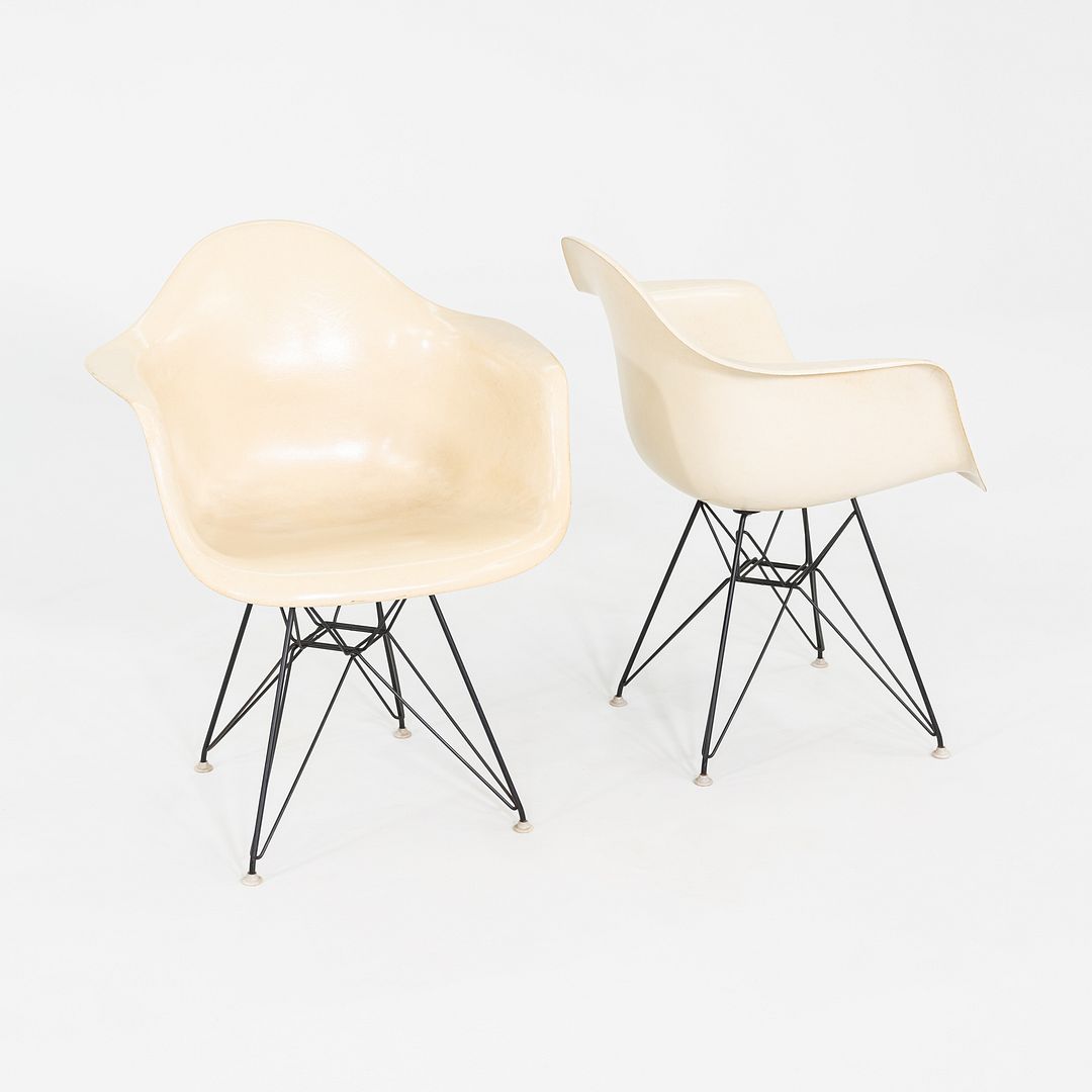DAR Armchair