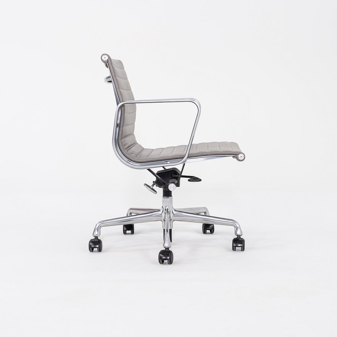 Eames Aluminum Group Management Desk Chair, Model EA335