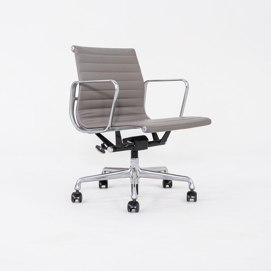 Eames Aluminum Group Management Desk Chair, Model EA335