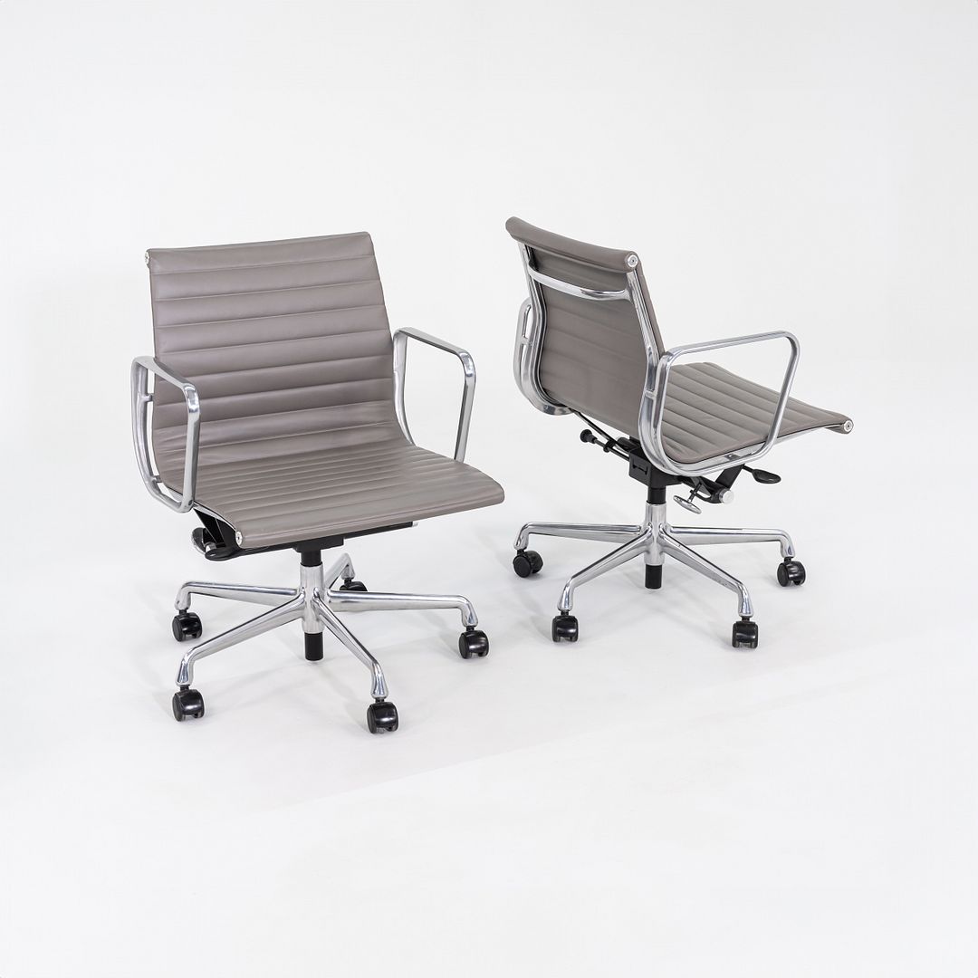 Eames Aluminum Group Management Desk Chair, Model EA335