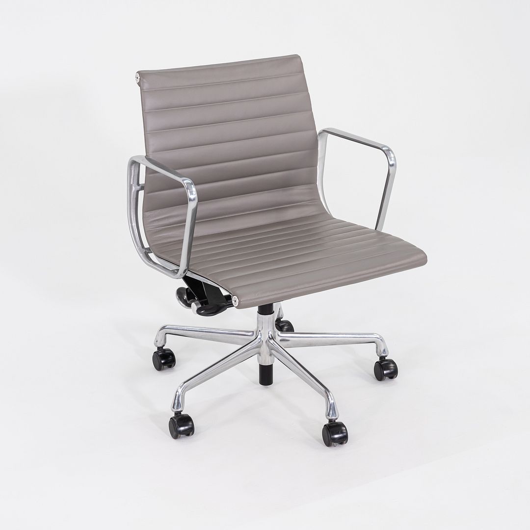 Eames Aluminum Group Management Desk Chair, Model EA335