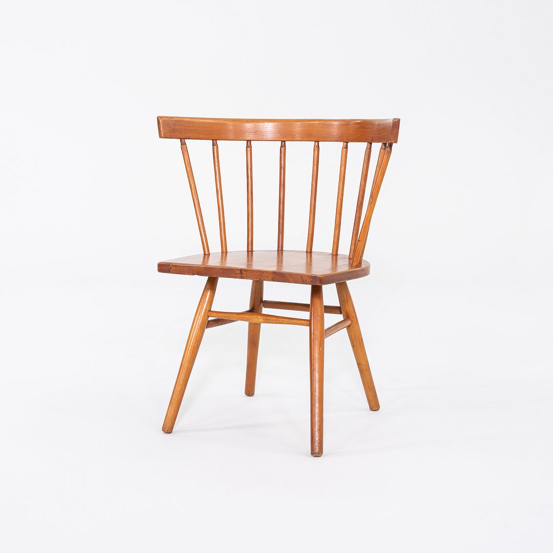 N19 Straight-Back Chair