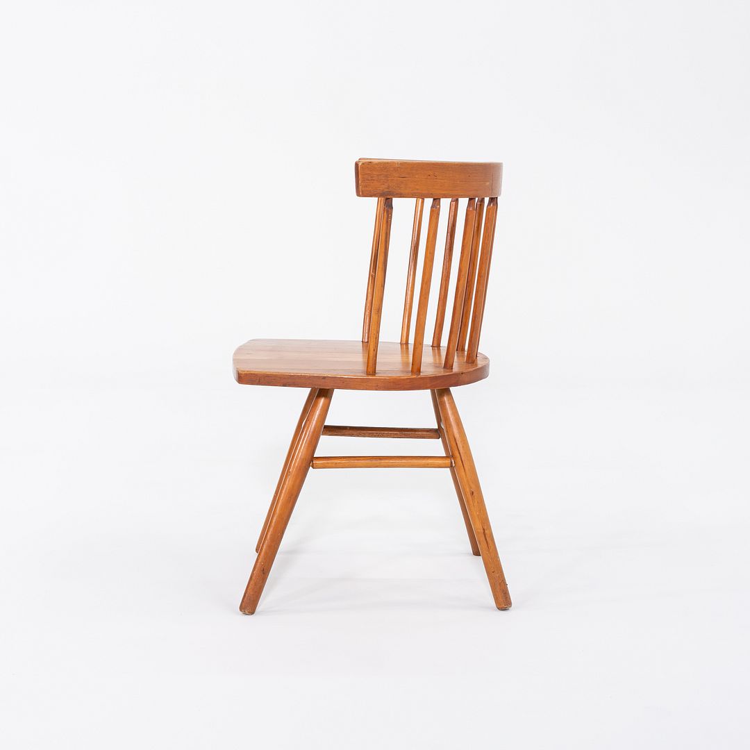 N19 Straight-Back Chair