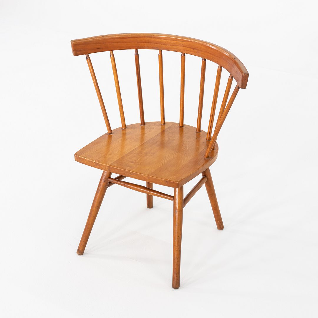 N19 Straight Chair