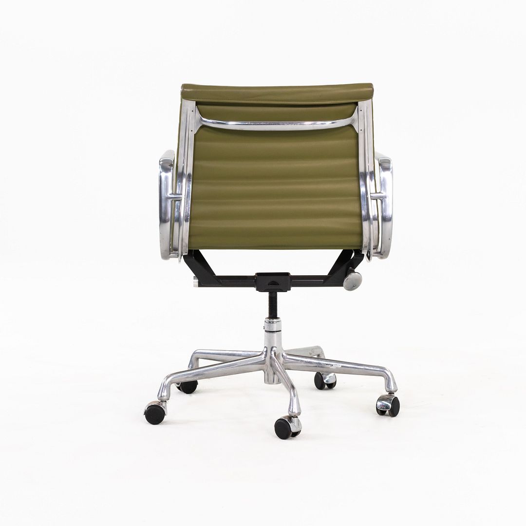 Aluminum Group Management Desk Chair, Model EA335