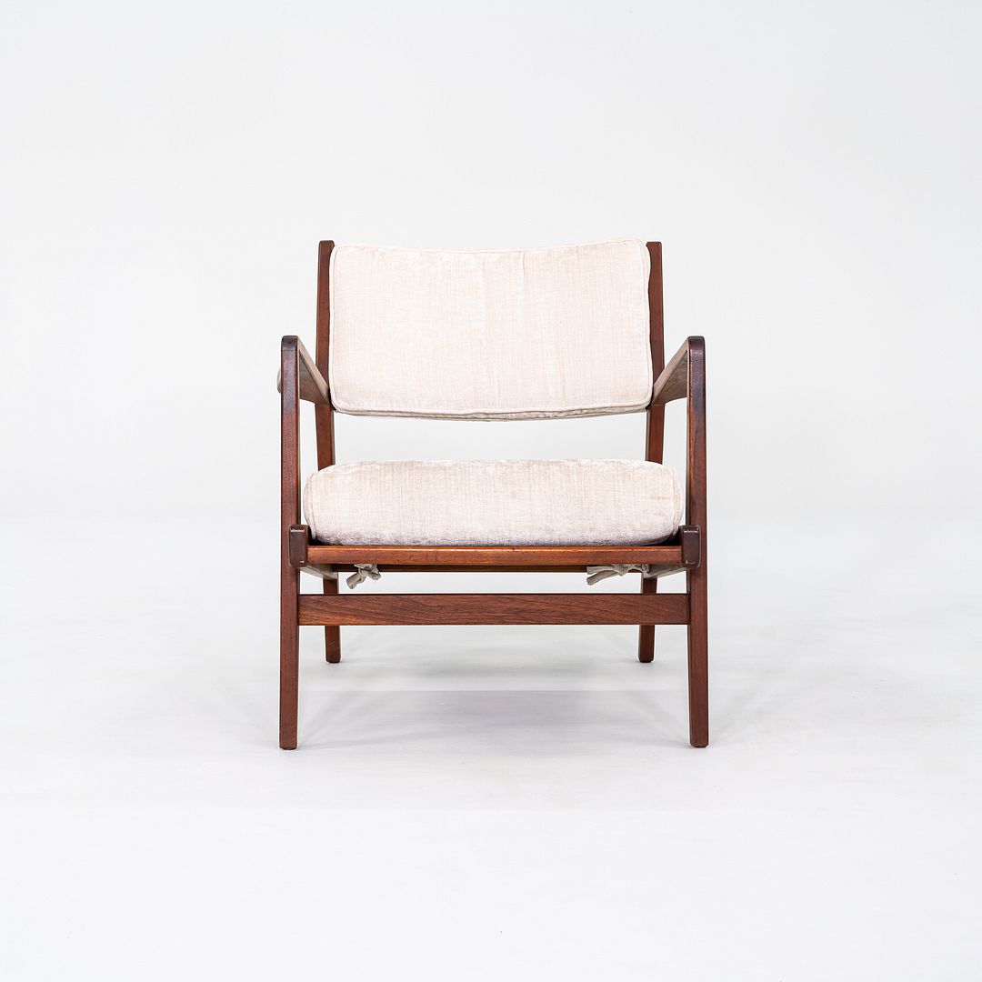 U-430 Lounge Chair