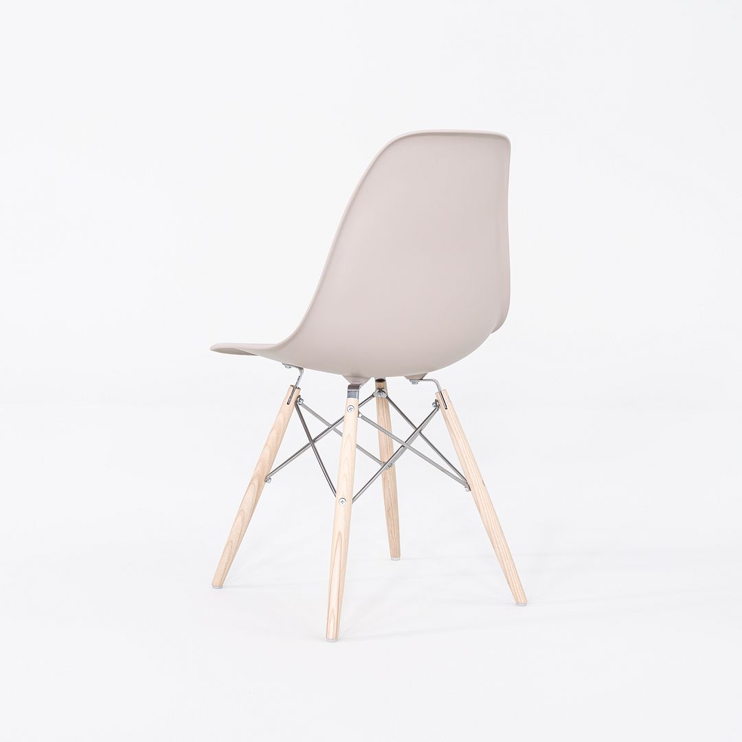 DSW Side Chair with Dowel Base