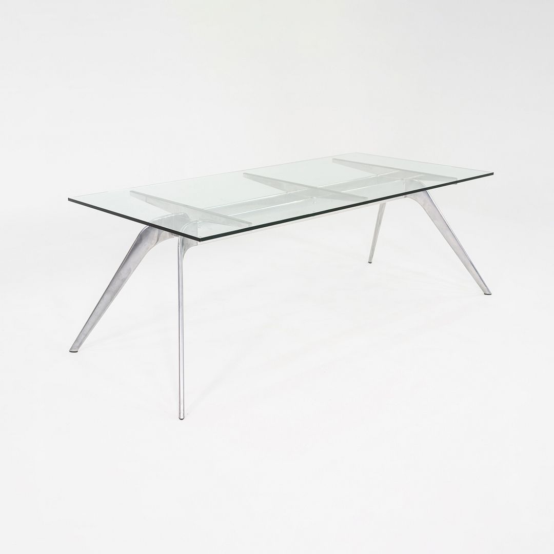 T No.1 Table