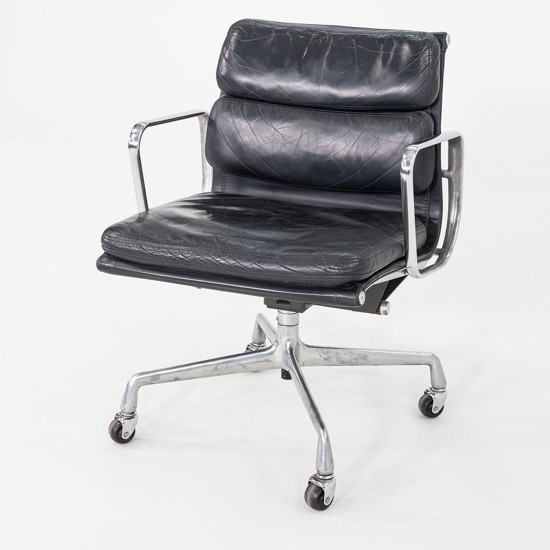 Soft Pad Management Chair, EA418