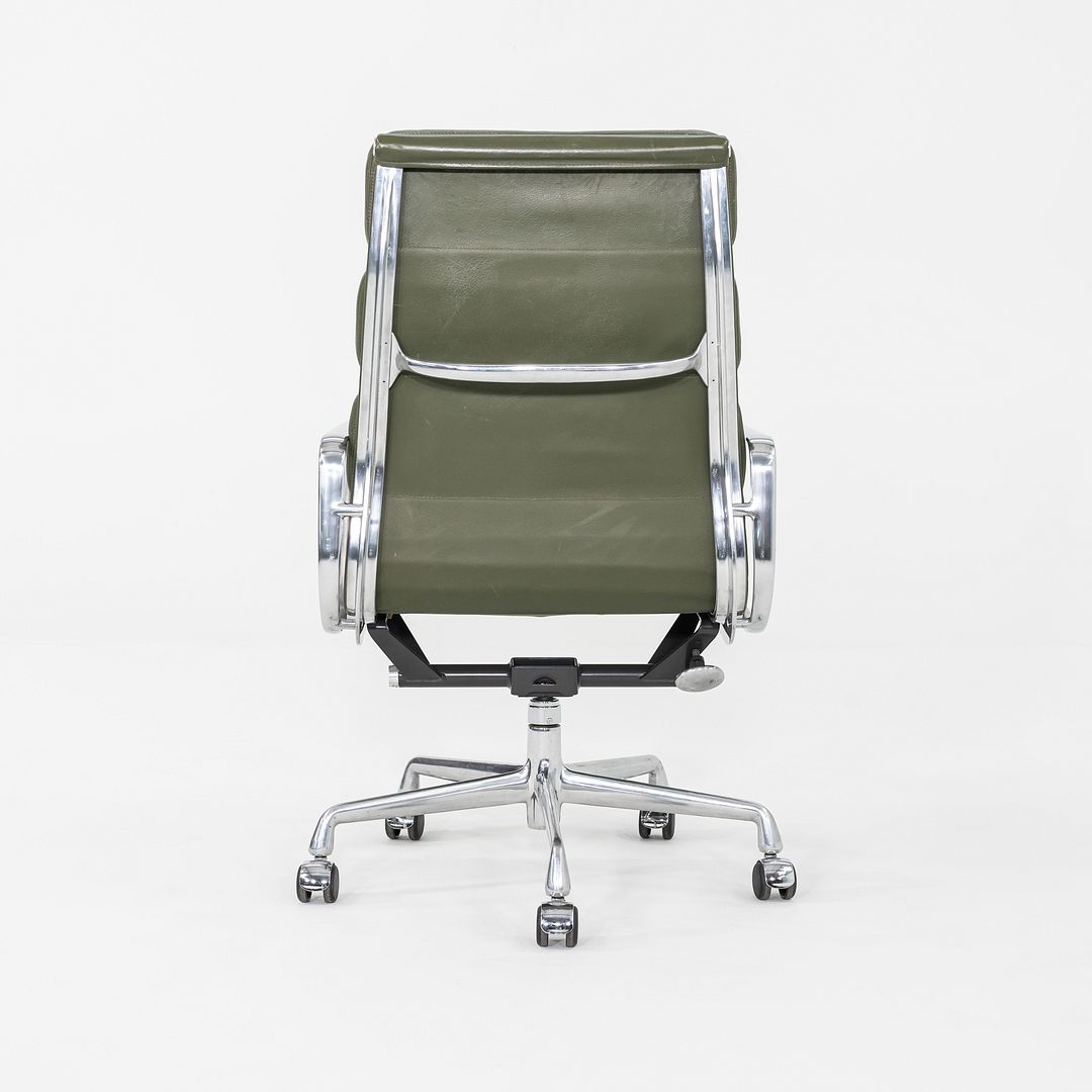 Soft Pad Executive Chair, Model EA437