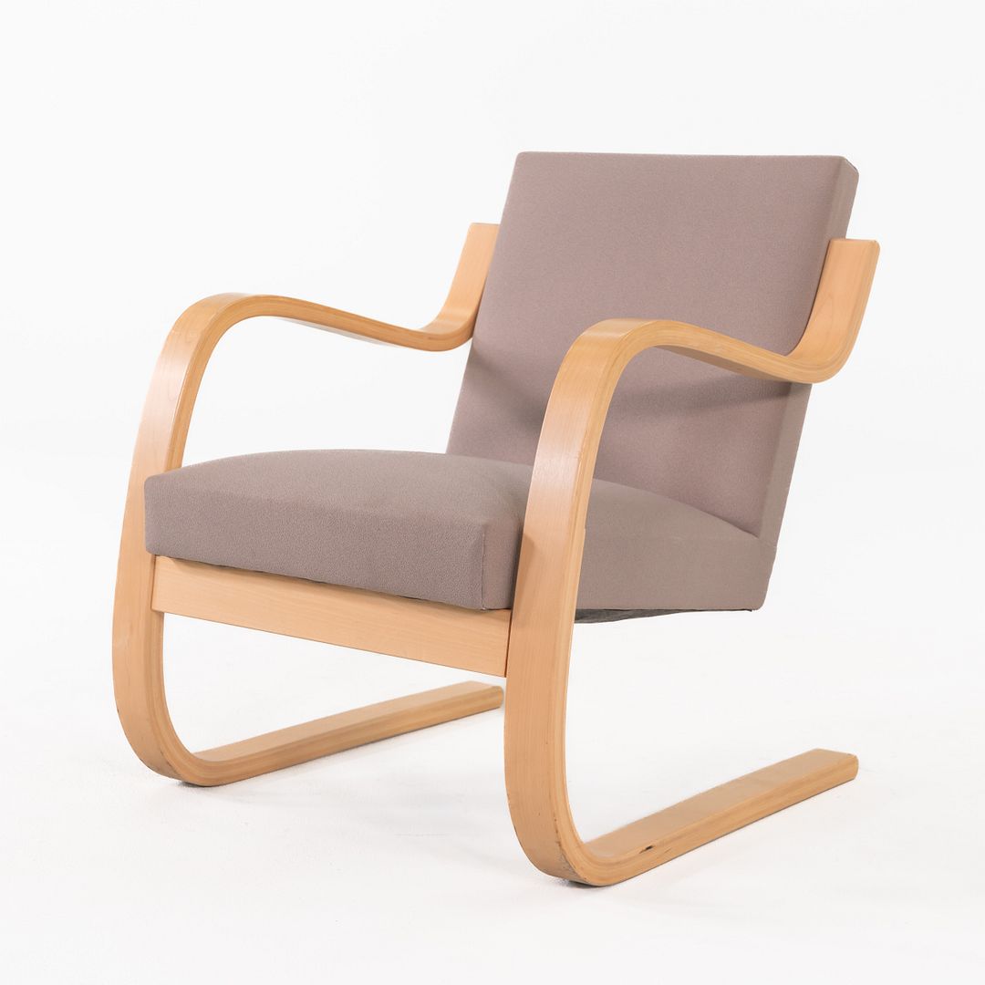 402 Lounge Chair