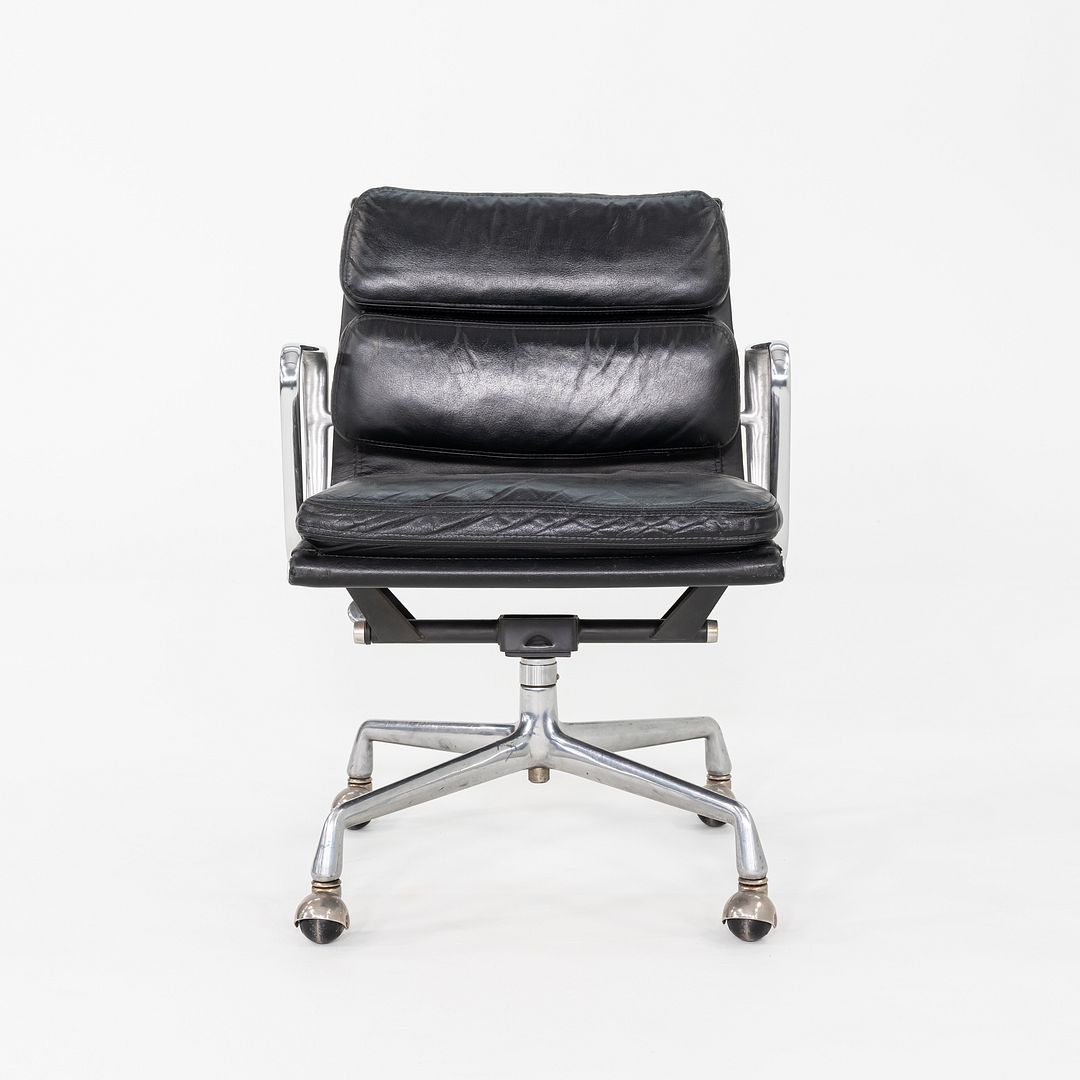 Soft Pad Management Chair, EA418