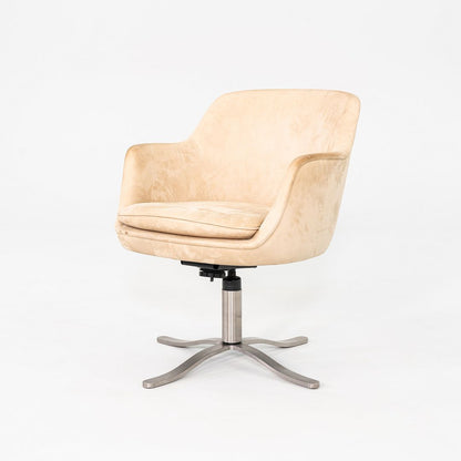 CH 6 Alpha Bucket Chair