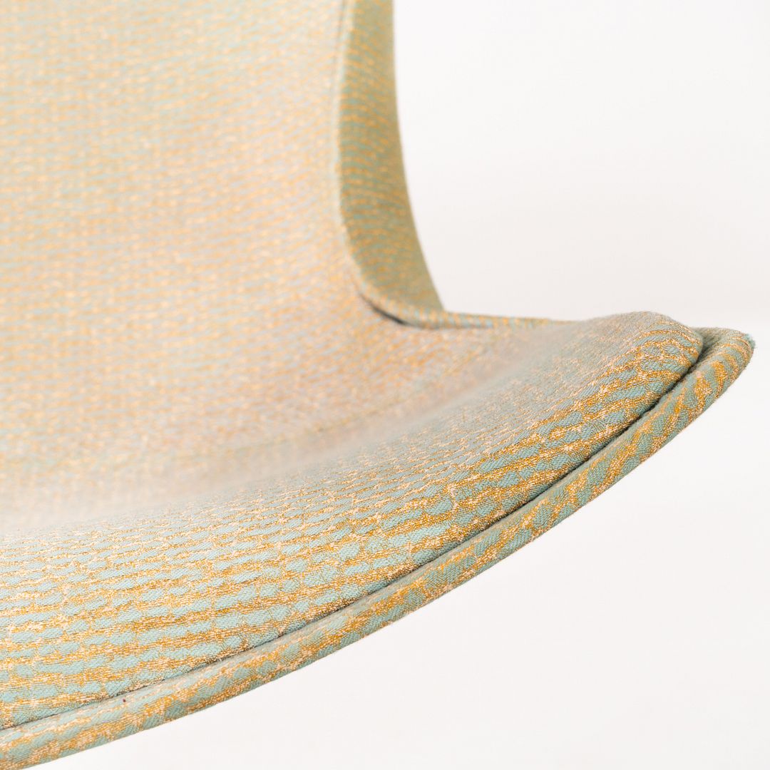 Vika Lounge Chair