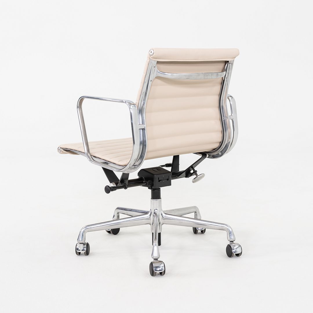 Aluminum Group Management Desk Chair, Model EA335