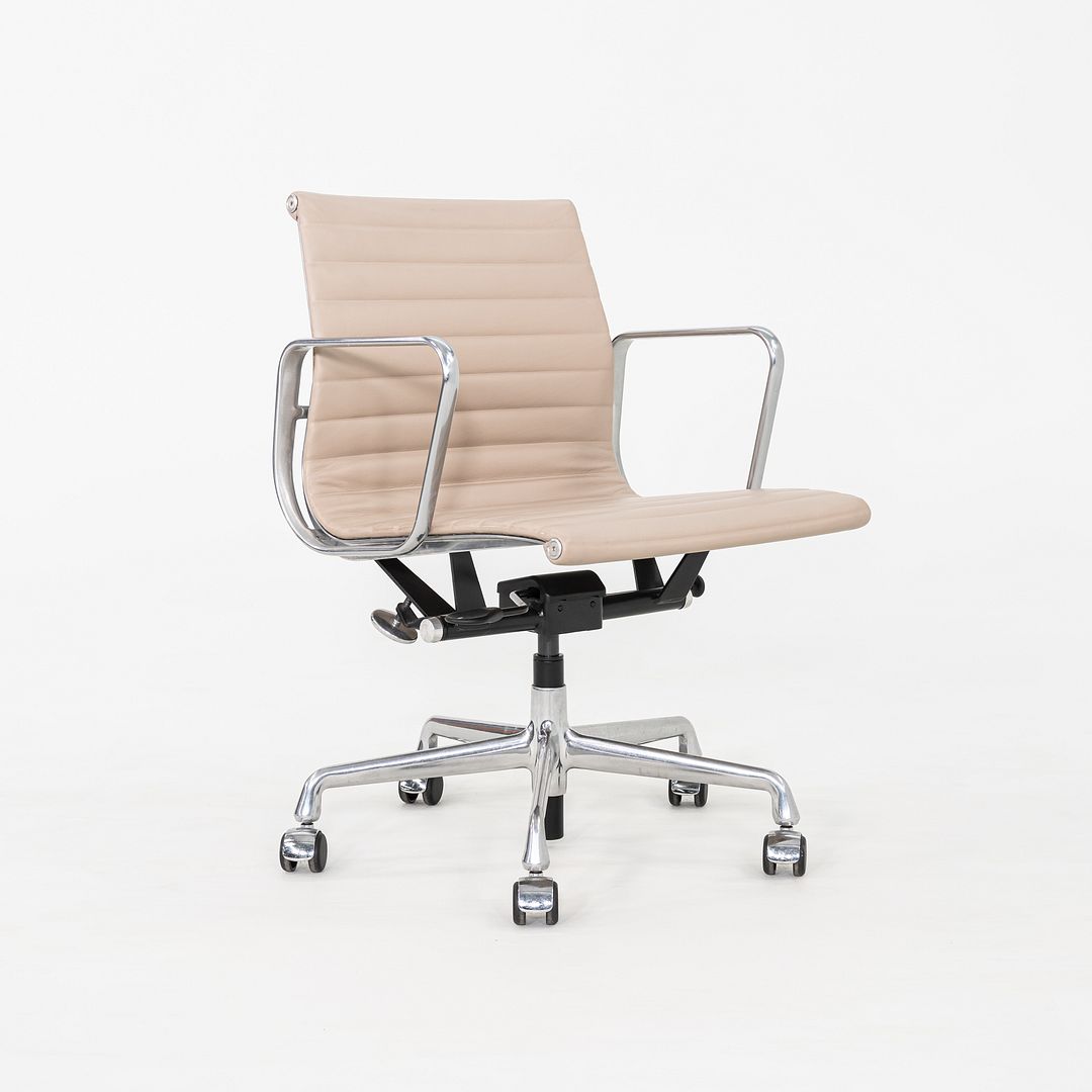Aluminum Group Management Desk Chair, Model EA335