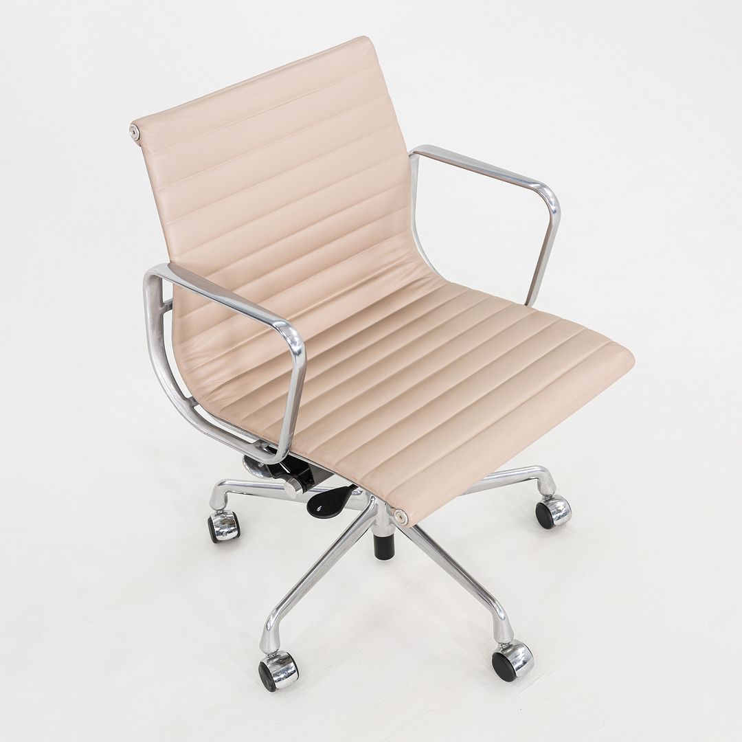 Aluminum Group Management Desk Chair, Model EA335