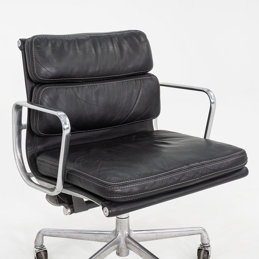 Soft Pad Management Chair, EA435