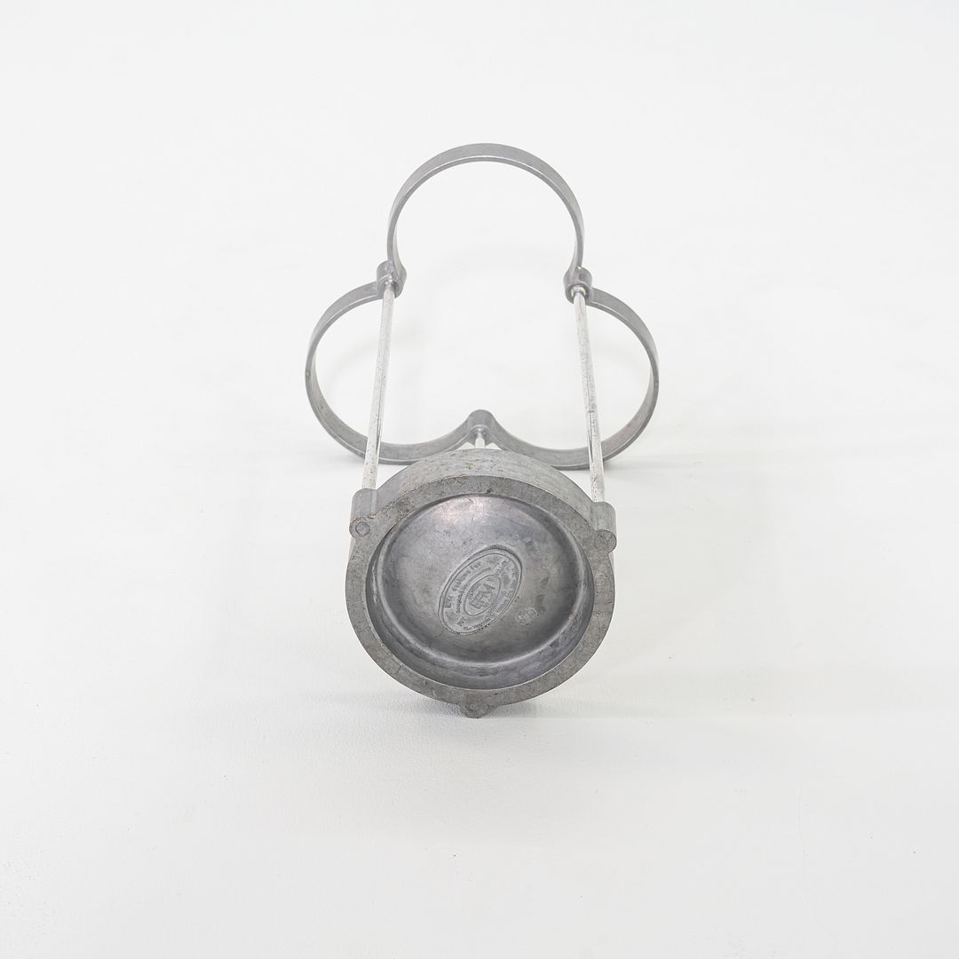 Ivy' Trefoil Umbrella Stand