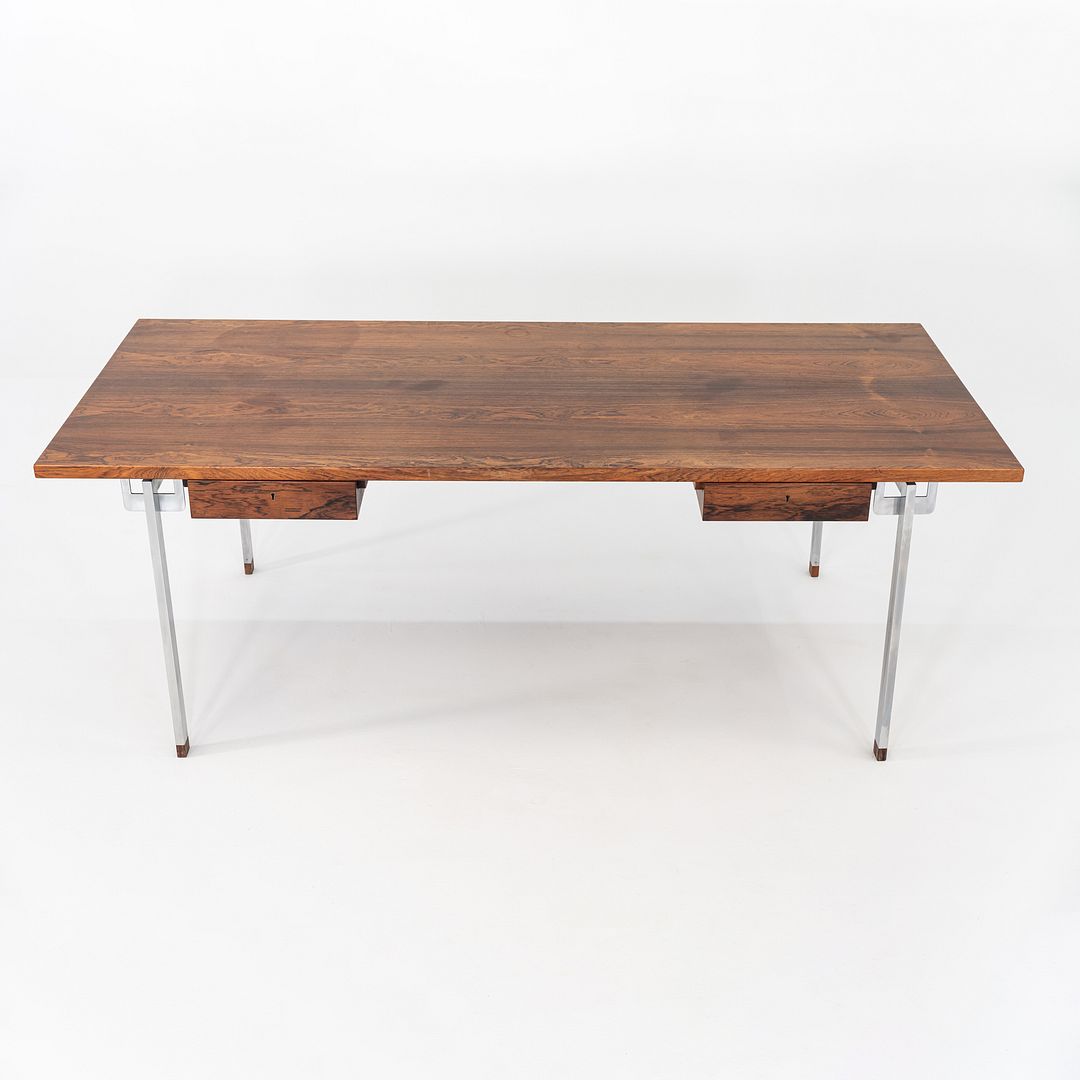 AT325 Desk