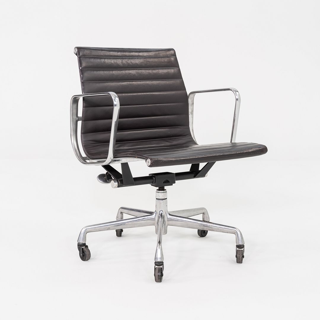 Aluminum Group Management Desk Chair, Model EA335