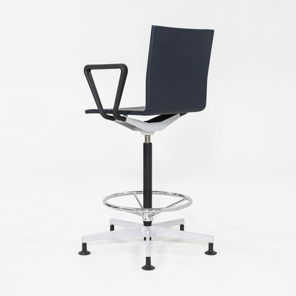 .04 Drafting Stool