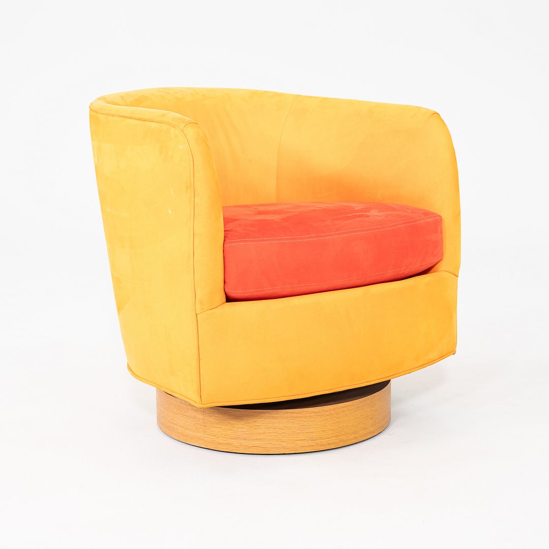 Papa Roxy Swivel Lounge Chair