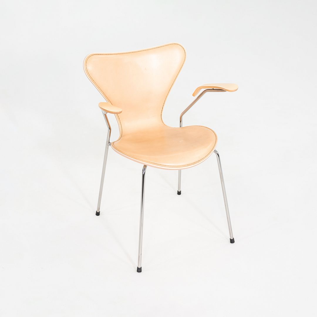 Series 7 Arm Chair