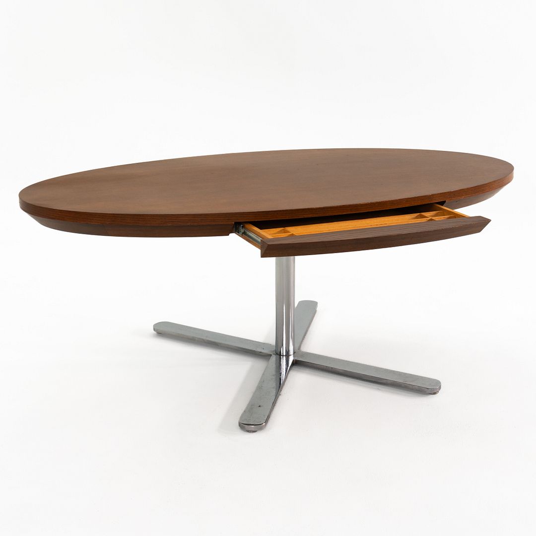 Oval Desk with Alpha Base