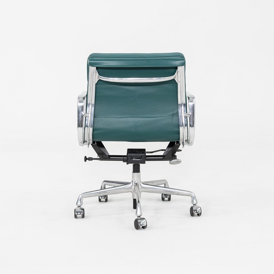 Soft Pad Management Chair, EA435