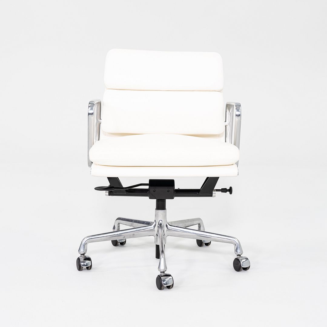 Soft Pad Management Chair, EA435