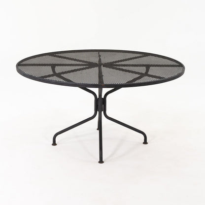 Sculptura Round Dining Table