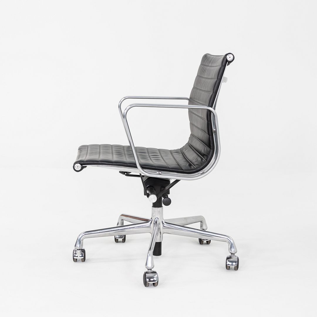 Aluminum Group Management Chair, EA335