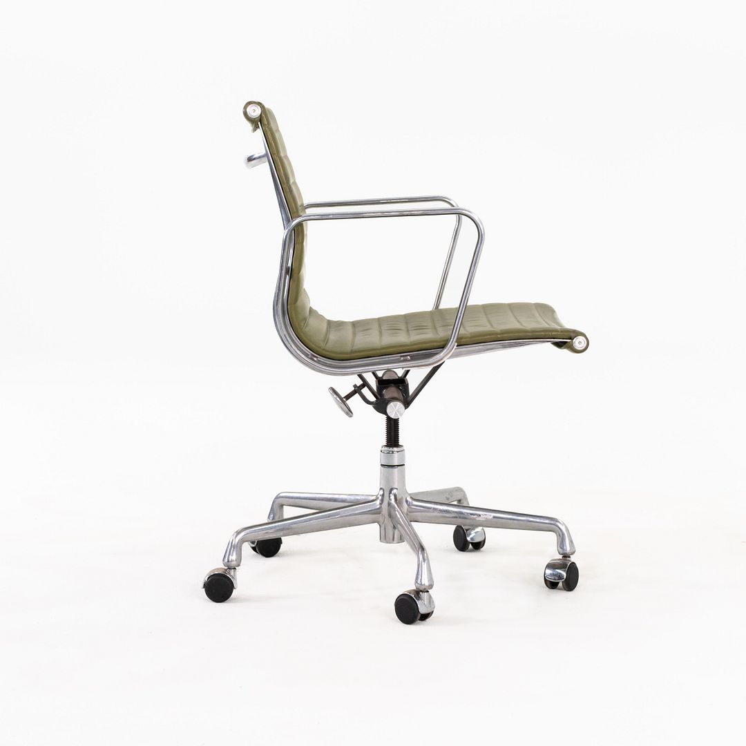 Aluminum Group Management Desk Chair, Model EA335