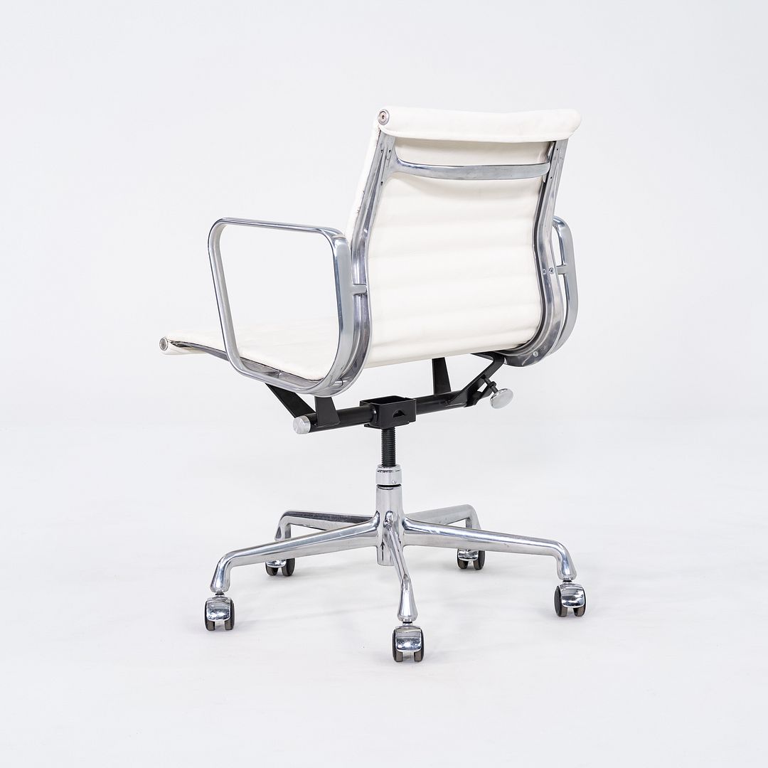 Aluminum Group Management Chair, Model EA335