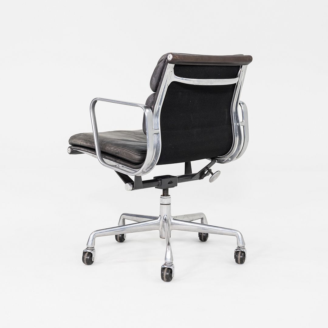 Soft Pad Management Chair, EA435