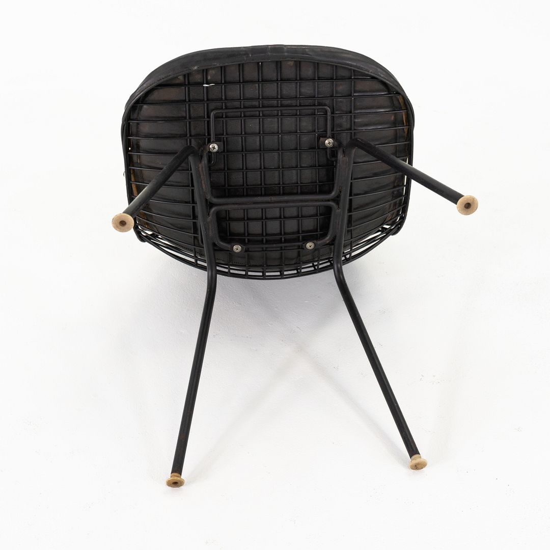 DKX-1 Chair