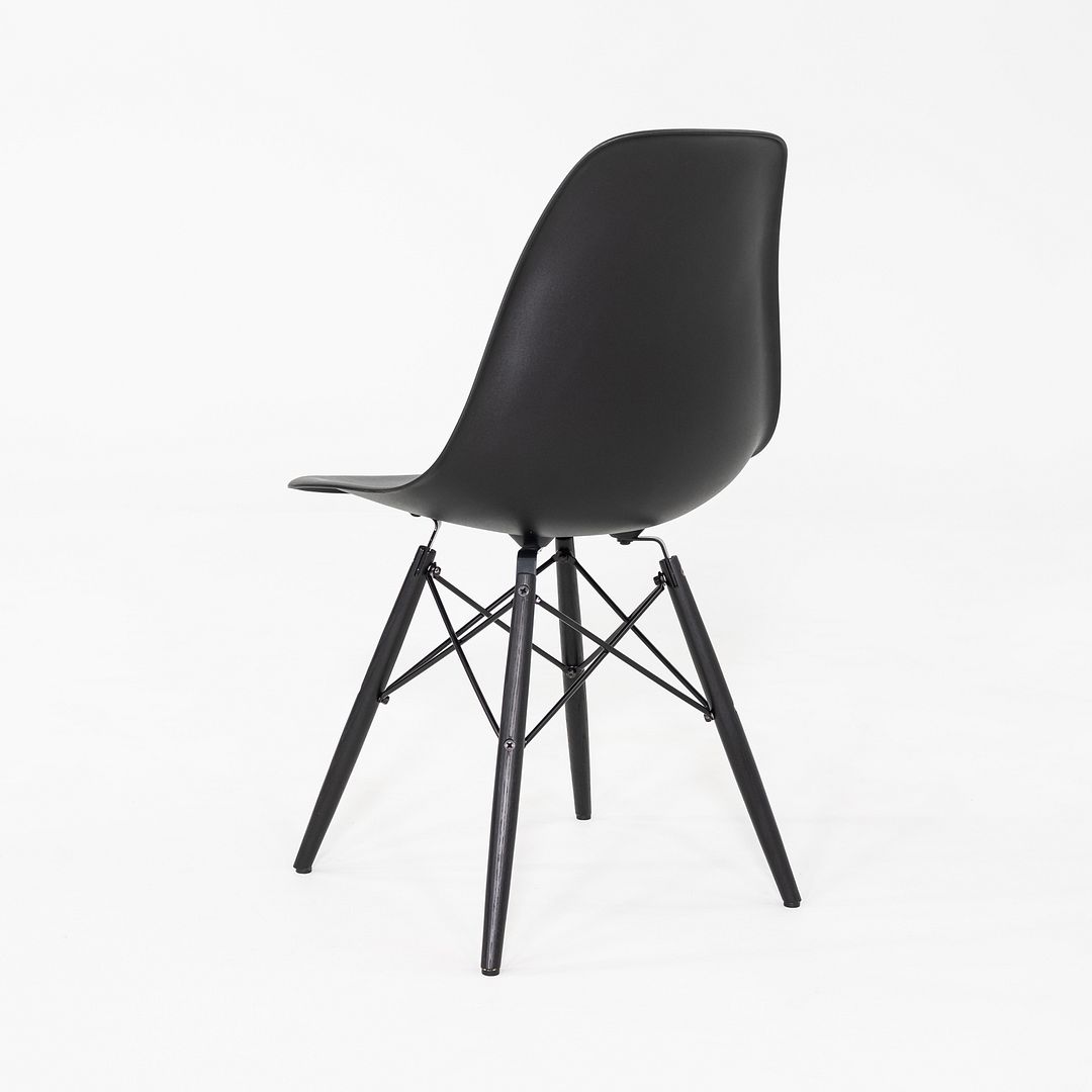 DSW Chair