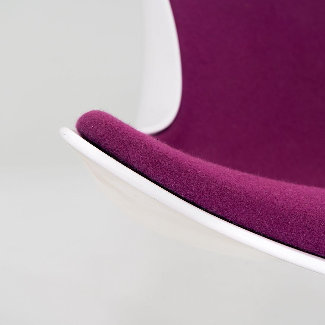 Vika Swivel Lounge Chair