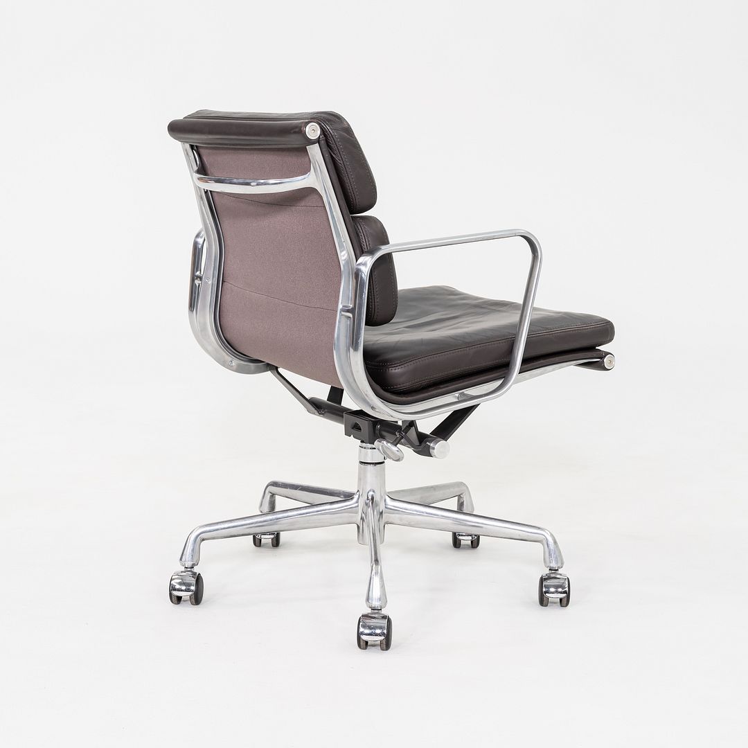 Soft Pad Management Chair, EA435