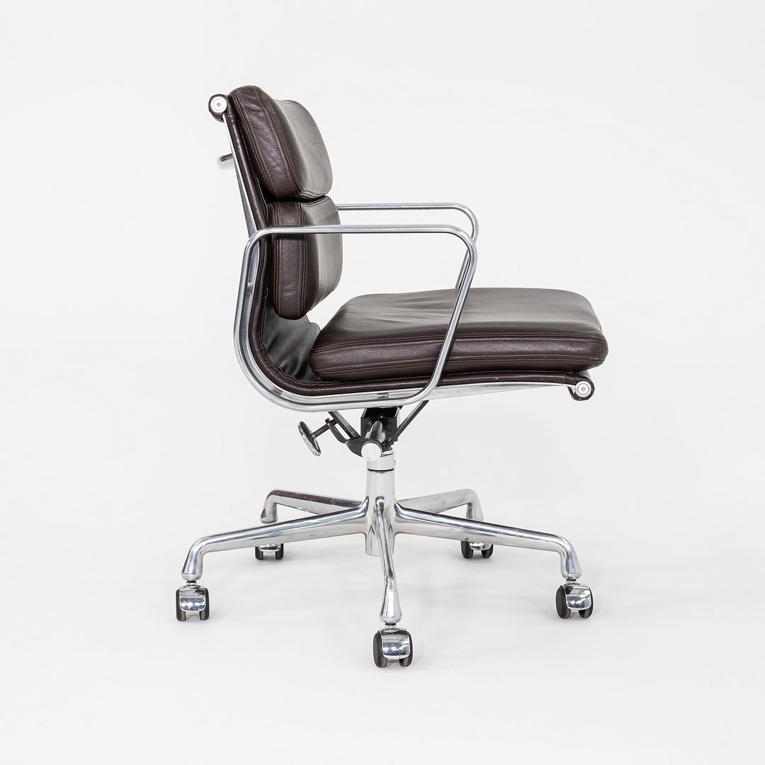 Soft Pad Management Chair, EA435