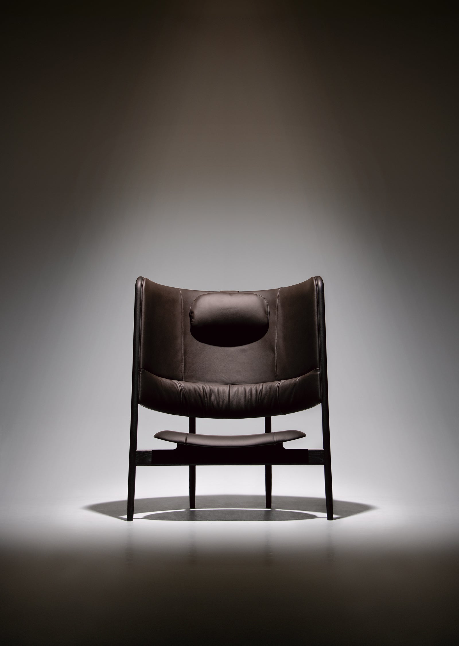 Flan Lounge Chair with Headrest