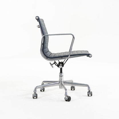 Eames Aluminum Group Management Chair, Model EA335