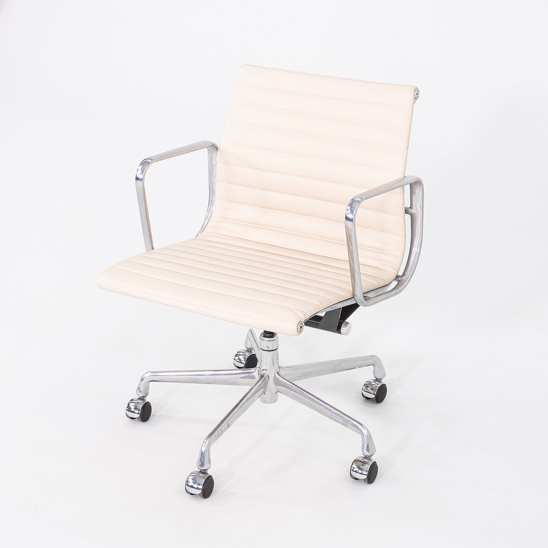Aluminum Group Management Chair, Model EA335