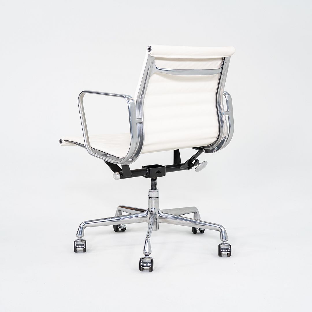 Aluminum Group Management Desk Chair, EA335