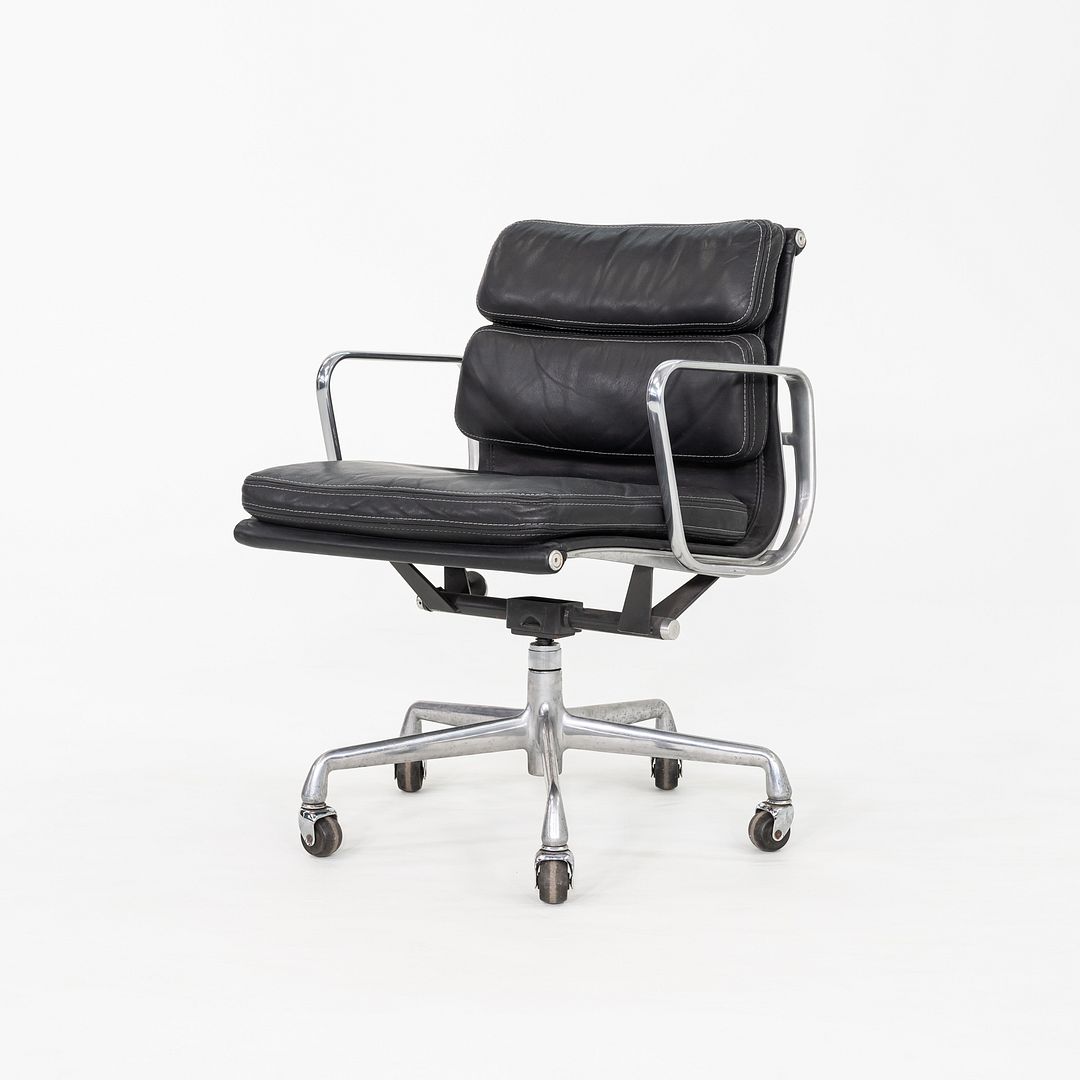 Soft Pad Management Chair, EA435