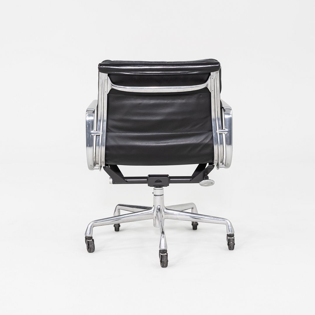 Soft Pad Management Chair, EA435