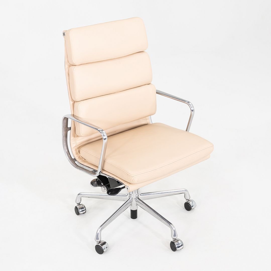 Soft Pad Executive Desk Chair, Model EA437