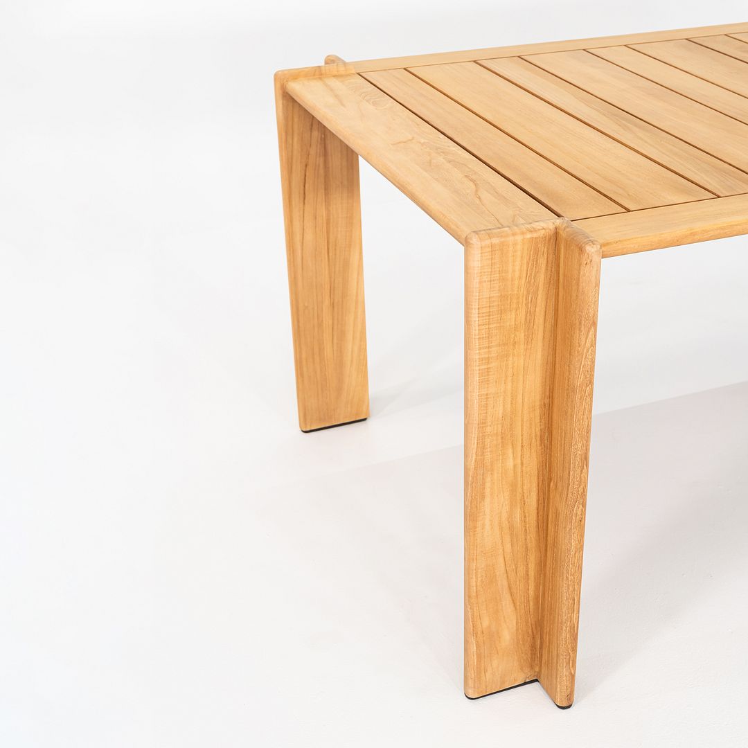 Atmosfera Dining Table
